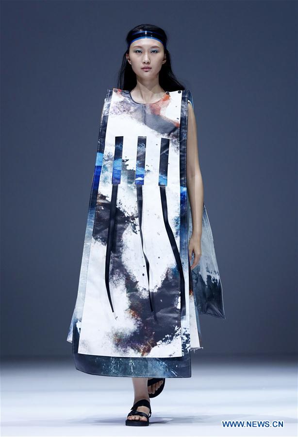 CHINA-BEIJING-GRADUATE FASHION WEEK (CN)