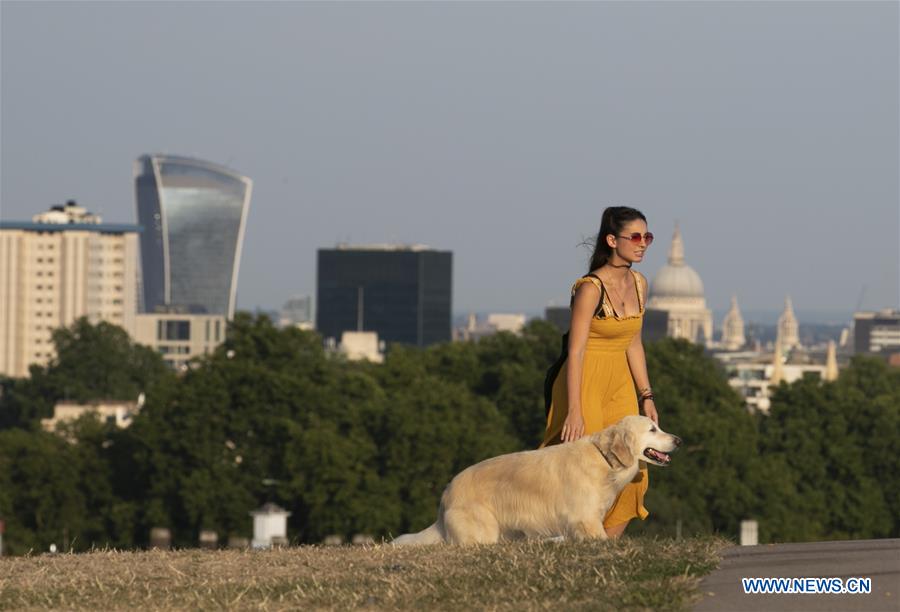 BRITAIN-LONDON-WEATHER-SUMMER-HEAT