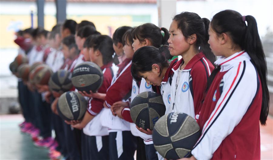 (SP)CHINA-SICHUAN-JULIAN-MIDDLE SCHOOL-BASKETBALL(CN)