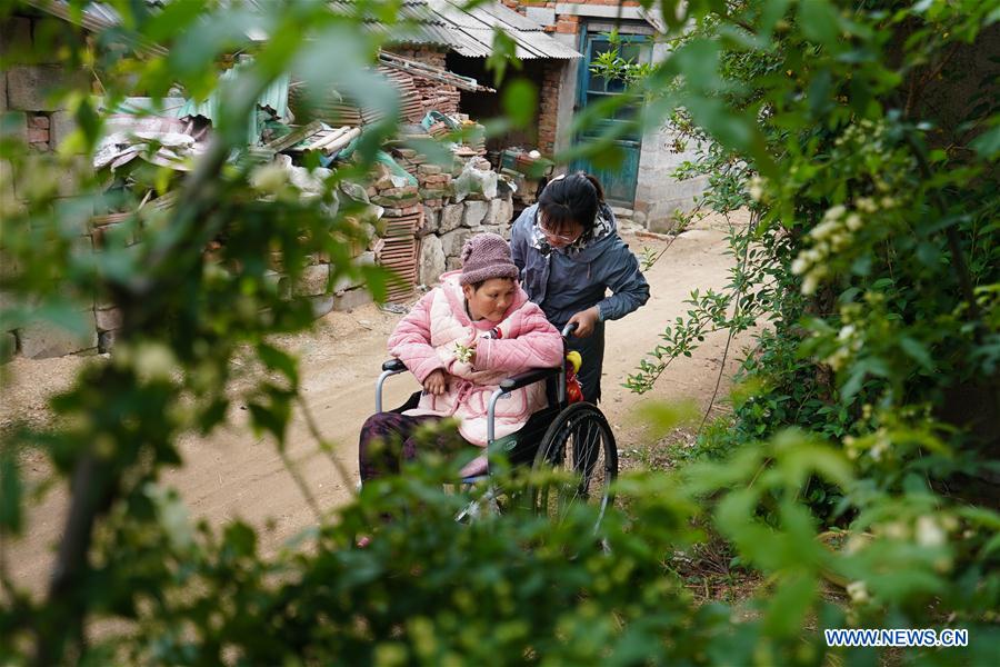 CHINA-LIANYUNGANG-FAMILY AFFECTION (CN)