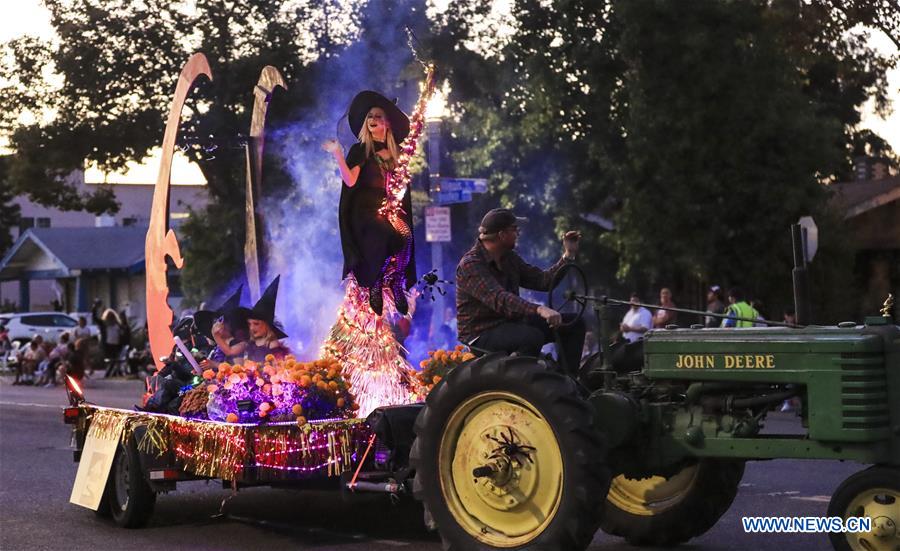 U.S.-CALIFORNIA-ANAHEIM-HALLOWEEN PARADE