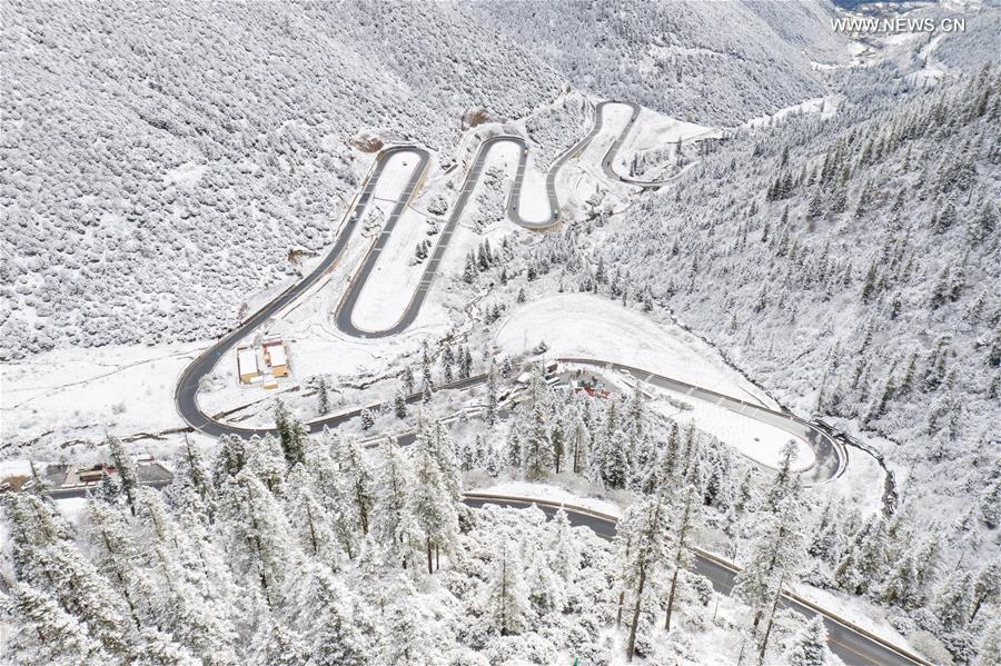 CHINA-SICHUAN-TIBET HIGHWAY (CN)