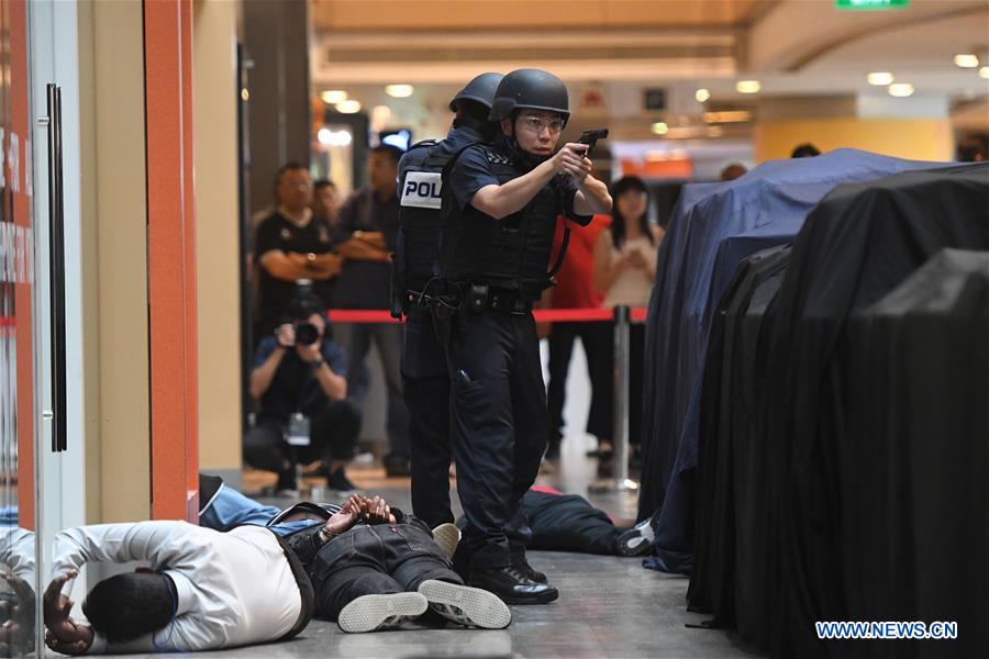 SINGAPORE-SHOPPING MALL-ANTI-TERRORIST EXERCISE 