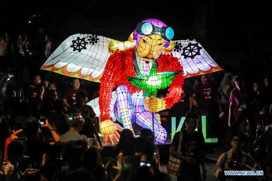 PHILIPPINES-QUEZON-LANTERN PARADE