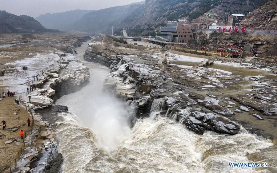 CHINA-HUKOU WATERFALL-WINTER SCENERY (CN)