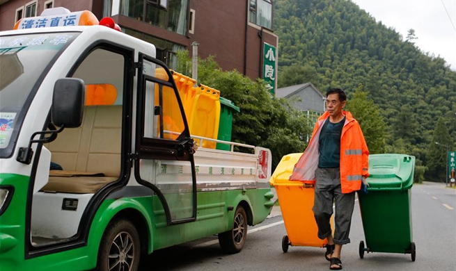 People encouraged to do garbage sorting in rural areas in E China's Zhejiang